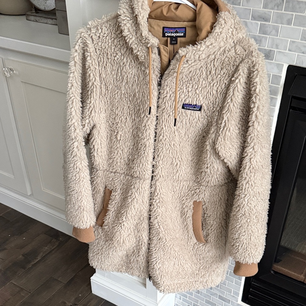 Patagonia Cream Sherpa Fleece Hooded Jacket with Tan Accents